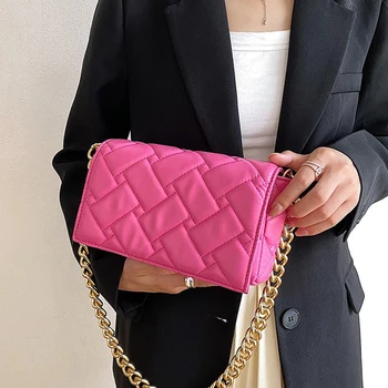  Нова мода черна дамска чанта от мека кожа, чанта на рамото, чанта за софтуера на веригата, дизайнерска дамска чанта в клетката, основният женски чанта